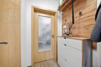 Garderobe EG