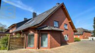 Hausansicht 5a - Zweifamilienhaus mit Schwimmbad, 3 Garagen und großem Grundstück – ideal für Pferdeliebhaber!