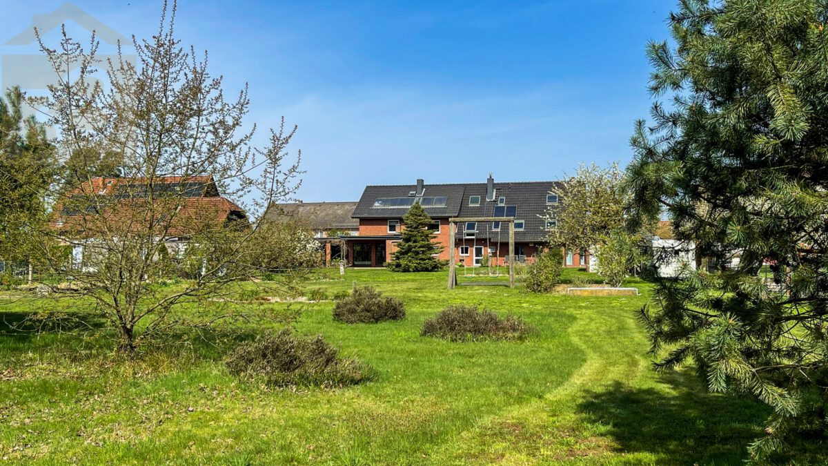 Hausansicht vom Garten