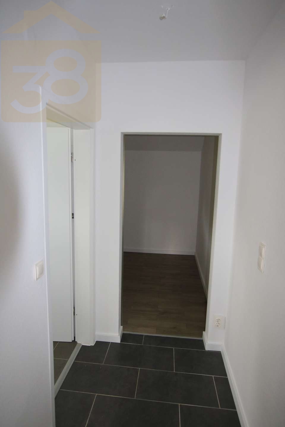 Wohnung 1 EG Flur