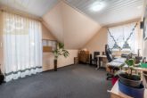 DG Kinder-/Arbeitszimmer - Doppelhaushälfte mit Pool und Kaminofen in Ummern!