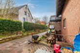 Fußweg zum Hauseingang - Großzügiges Einfamilienhaus mit Garten und Sauna in Kneitlingen! Mein Haus = Mein Partner!