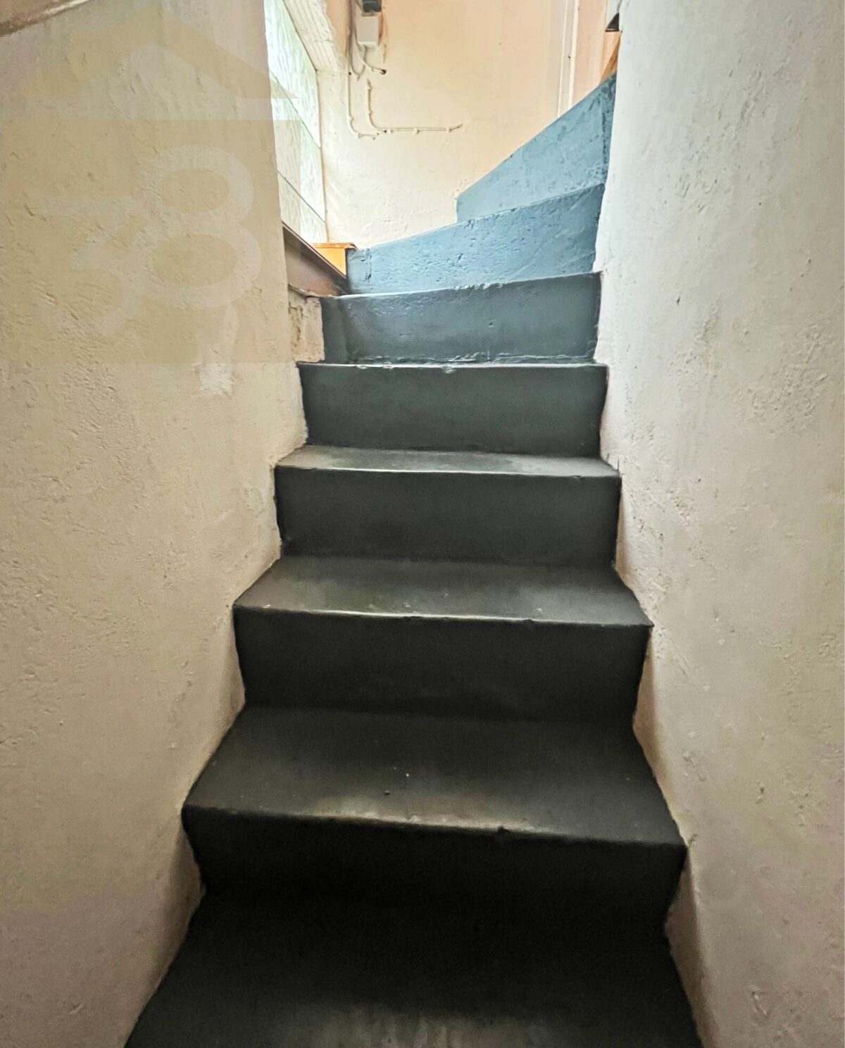 Kellertreppe innen