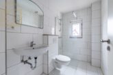 Badezimmer - Modernisiertes Einfamilienhaus mit Garten und Garage in Peine-Schmedenstedt! Mein Haus=Mein Makler!