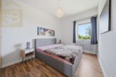 Schlafzimmer - Modernisiertes Zweifamilienhaus mit großem Garten, Sauna und Garagen! Meine Immobilie=Mein Partner!