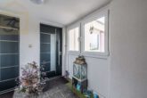 Wohnungstür - 4-Zimmer-Wohnung mit neuwertiger Küche, Garage & Balkon in Wolfsburg! Meine Wohnung = Mein Partner!