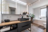 Badezimmer - Neuwertige 4 Zimmerwohnung mit Balkon und Fahrstuhl im Kleekamp – Meine Immobilie=Mein Partner!