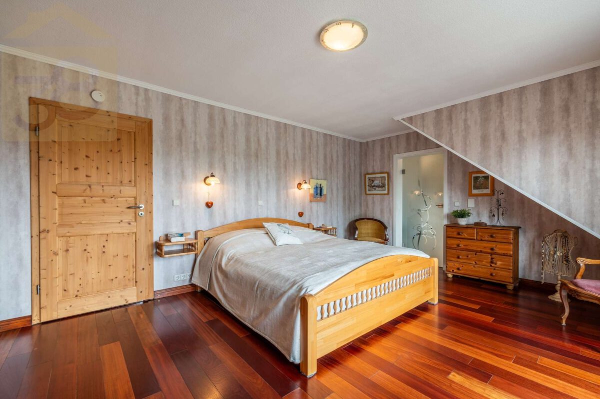 Schlafzimmer OG