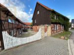 Hofeinfahrt - 14 vermietete Wohneinheiten bei Bad Helmstedt als Kapitalanlage! Mein Haus = Mein Makler!
