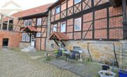Hausansicht - 14 vermietete Wohneinheiten bei Bad Helmstedt als Kapitalanlage! Mein Haus = Mein Makler!