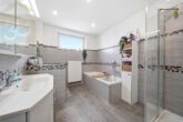 Badezimmer EG